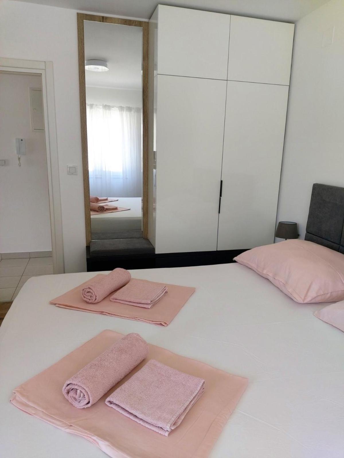 Apartmani Bella Luce Pašman Zimmer foto